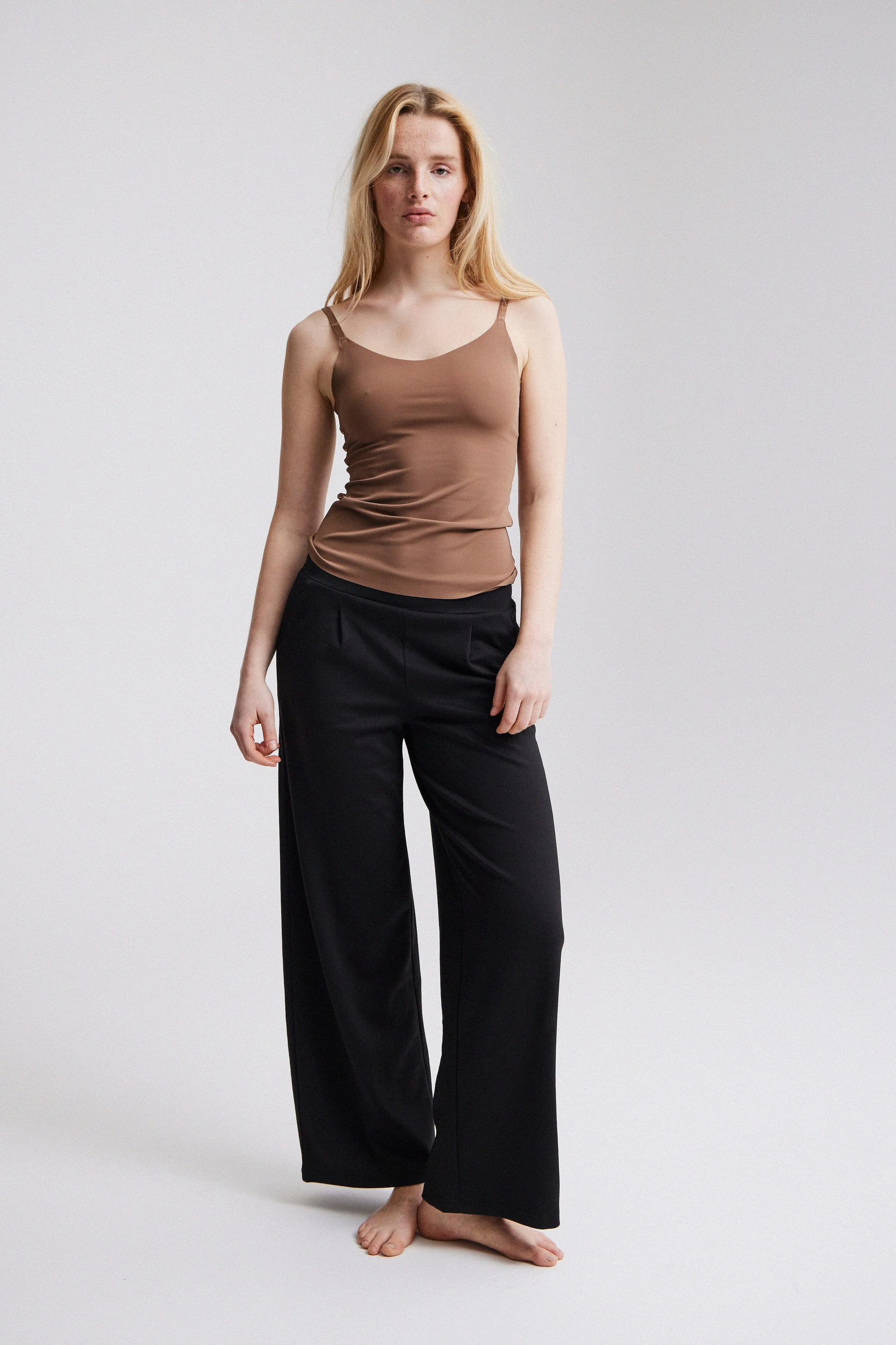 KATE STRAIGHT LEG TROUSER (BLACK)