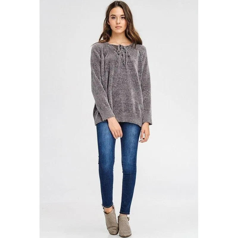 Loose fit, v-neck, long sleeve sweater raglan top