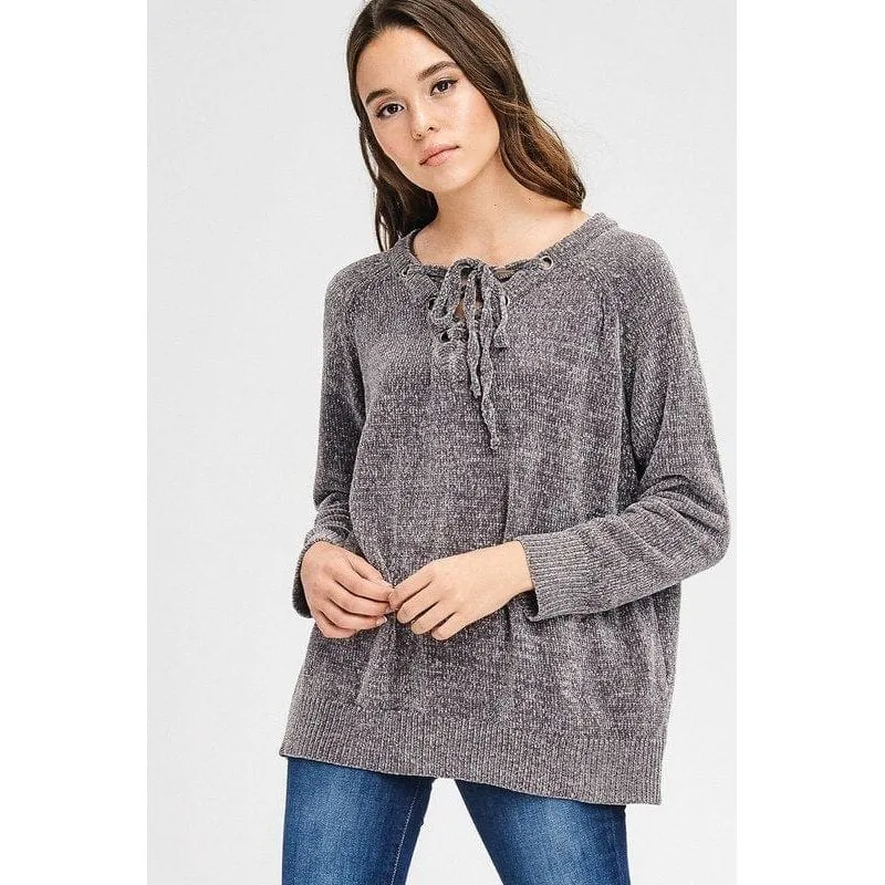 Loose fit, v-neck, long sleeve sweater raglan top