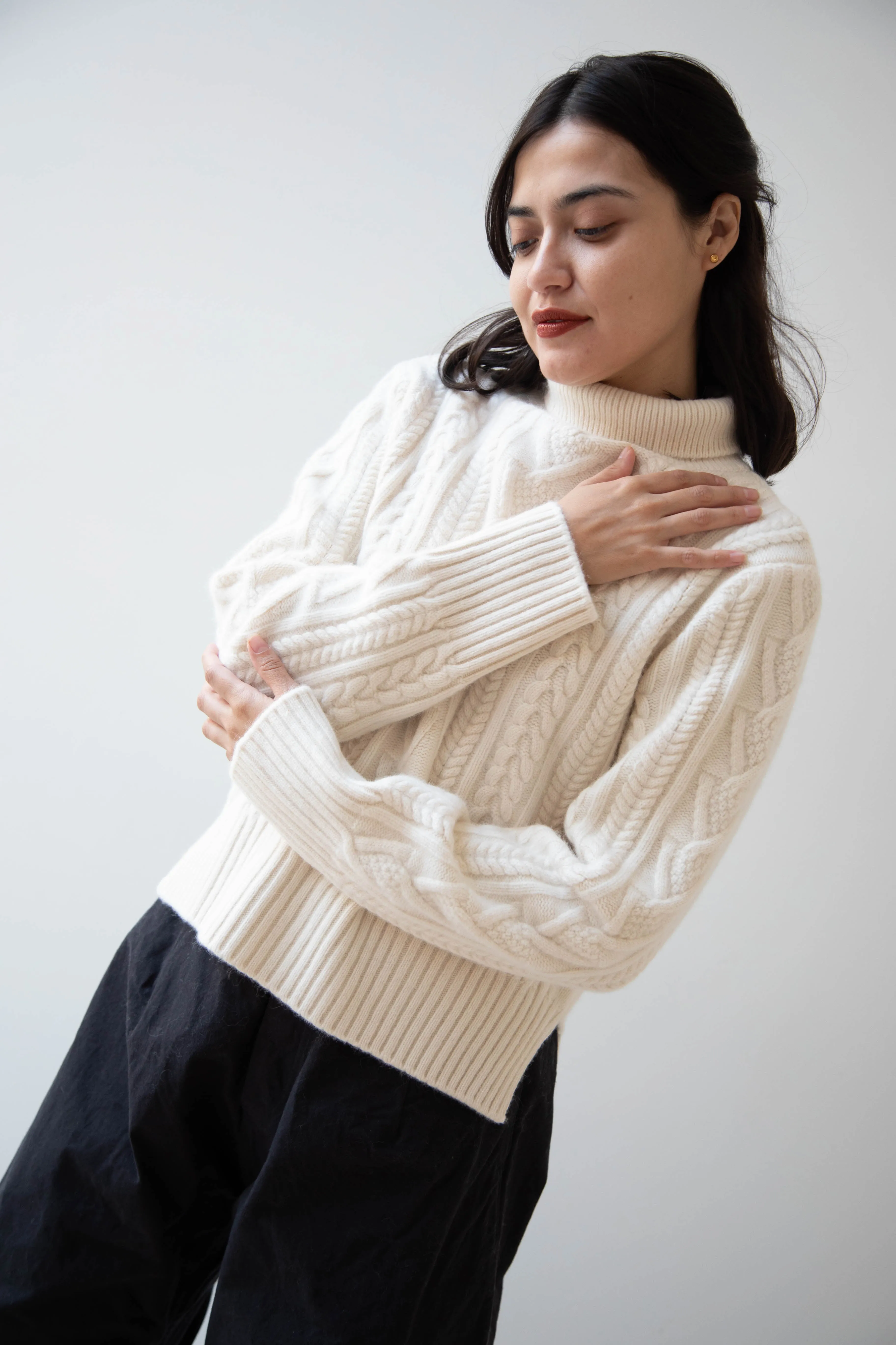 The Loom | Cable Turtleneck Sweater in Ivory